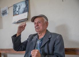 Türkiye Cumhuriyeti'nin kurucusu Gazi Mustafa Kemal Atatürk'ü, atlı askerleriyle mola verdikleri köylerinde görme imkanı bulan İzmirli 94 yaşındaki Hüseyin Ali Oğan, o anı hala unutamıyor. ( Halil Fidan - Anadolu Ajansı )