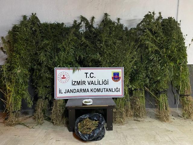 İzmir'deki uyuşturucu operasyonlarında 14 kişi yakalandı