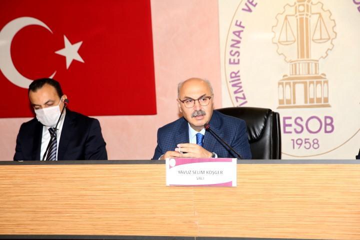 İl İstihdam ve Mesleki Eğitim Kurulu Toplantısı, Vali Yavuz Selim Köşger başkanlığında Esnaf ve Sanatkarlar Odaları Birliğinde yapıldı. İzmir Valisi Köşger (sağda) kentin potansiyelinin ancak üçte birini kullanabildiğini, turizm, tarım ve sanayide gidilecek çok yolun bulunduğunu ifade etti. ( İzmir Valiliği - Anadolu Ajansı )