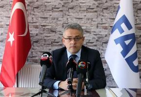 Afet ve Acil Durum (AFAD) İl Müdürü Kartal Muhcı (fotoğrafta), 2021'de kent genelinde 3,5 milyon kişiye afet eğitimi vermeyi amaçladıklarını söyledi. ( Yusuf Şahbaz - Anadolu Ajansı )