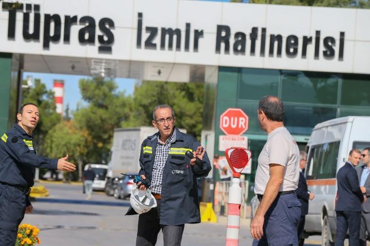 Tüpraş İzmir Rafinerisi'nde patlama meydana geldi, olayda 4 kişi hayatını kaybetti, 2 kişi yaralandı. ( Emin Mengüarslan - Anadolu Ajansı )
