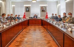 İzmir Valisi Yavuz Selim Köşger,  Valilik Toplantı Salonu'nda misafirhanesi ve sosyal tesisleri bulunan kurumların temsilcileriyle yaptığı toplantının ardından gazetecilere açıklamada bulundu. Köşger, kentteki kamu kuruluşlarının misafirhane ve sosyal tesislerinin üniversite öğrencilerine ücretsiz tahsis edileceğini bildirdi. ( Halil Fidan - Anadolu Ajansı )