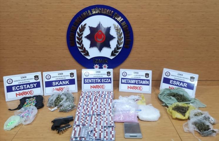 İzmir'de aralık ayındaki uyuşturucu operasyonlarında 248 kişi tutuklandı