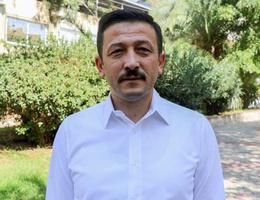 AK Parti Genel Başkan Yardımcısı Hamza Dağ, partilerinde ekim ayında başlayacak kongre süreciyle beraber teşkilatın eğitime alınacağını, 9 ay sürecek çalışma kapsamında partinin 18 yıldır hayata geçirdiği projelerin yanı sıra ilkelerini ve değerlerinin parti üyelerine anlatılacağını söyledi. ( Tezcan Ekizler - Anadolu Ajansı )