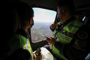 İzmir'de jandarmadan helikopterli trafik denetimi