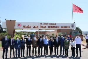 TBMM İnsan Haklarını İnceleme Komisyonu Hükümlü ve Tutuklu Haklarını İnceleme Alt Komisyonu üyeleri, İzmir'deki ceza ve tevkifevlerinde incelemelerde bulundu. ( Tezcan Ekizler - Anadolu Ajansı )