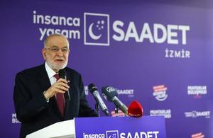 Temel Karamollaoğlu, İzmir'de muhtarlar toplantısında konuştu