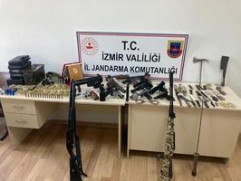 İzmir'de silah kaçakçılığı operasyonunda yakalanan şüpheli tutuklandı