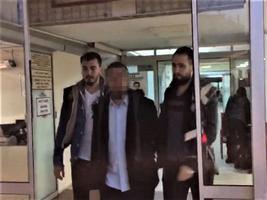 İzmir'de terör örgütü DEAŞ'a eleman kazandırdıkları iddia edilen 8 şüpheli gözaltına alındı. ( İzmir Emniyet Müdürlüğü - Anadolu Ajansı )