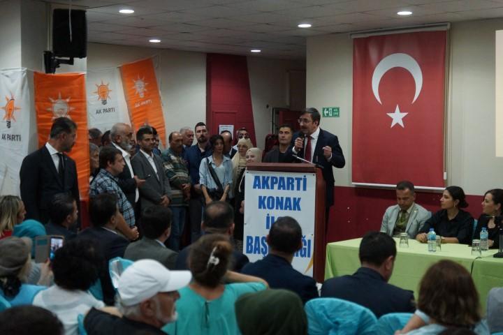 AK Parti Genel Başkan Yardımcıları  Cevdet Yılmaz ile Hamza Dağ, Konak İlçe Teşkilatı'nın Hasan Sağlam Öğretmenevi'nde düzenlenen danışma kurulu toplantısına katıldı. Toplantıda, Yılmaz bir konuşma yaptı.                               ( Tezcan Ekizler - Anadolu Ajansı )