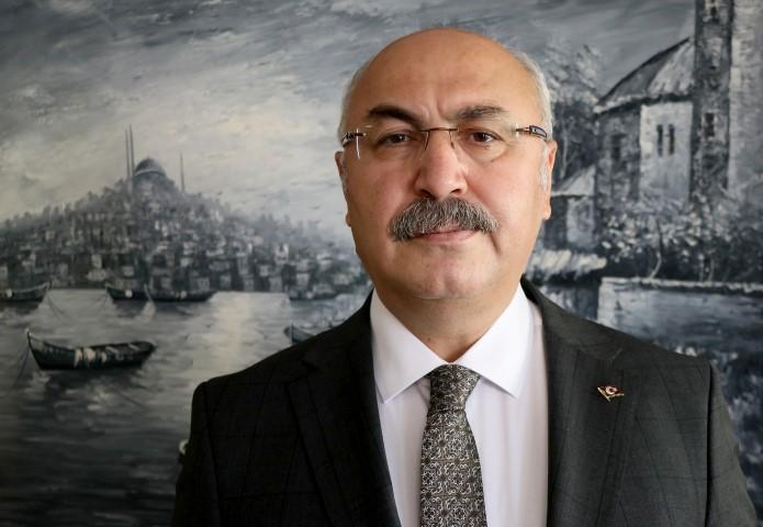 Türkiye'de Kovid-19 salgın sürecinin başladığı Mart 2020'de en çok vakanın görüldüğü ikinci kent olan İzmir'de, geçen 19 ayda salgınla mücadele konusunda önemli çalışmalar yapıldı. İzmir Valisi Yavuz Selim Köşger, halkın aşıya olan ilgisi ve sağlık çalışanlarının fedakarlığıyla kent olarak yeni tip koronavirüs (Kovid-19) aşısının birinci dozunda yüzde 88 seviyesine ulaştıklarını söyledi. ( Tezcan Ekizler - Anadolu Ajansı )
