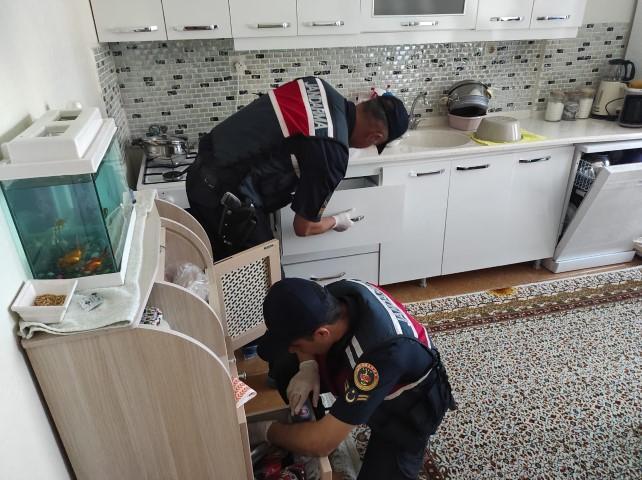 İzmir ve Manisa'da "yeşil reçeteli ilaç" operasyonunda 25 şüpheli yakalandı
