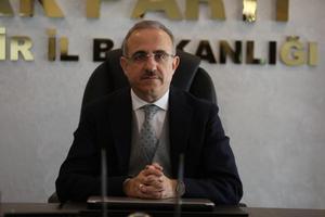AK Parti İzmir İl Başkanlığında olağan kongrenin ardından yeni görev dağılımı yapıldı. AK Parti İzmir İl Başkanı Kerem Ali Sürekli, açıklama yaptı.  ( AK Parti - Anadolu Ajansı )