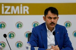 İzmir İl Afet ve Acil Durum Müdürlüğü Afet Koordinasyon Merkezi'nde, Çevre ve Şehircilik Bakanı Murat Kurum başkanlığında koordinasyon toplantısı gerçekleştirildi. Bakan Kurum, toplantı sonrası basın açıklaması yaptı.  ( Ömer Evren Atalay - Anadolu Ajansı )