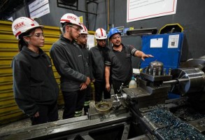 Fabrikalar okula dönüştü