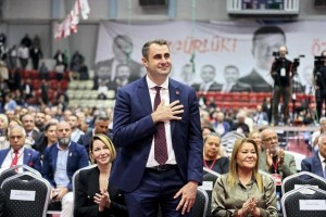 CHP İzmir’de Aliağa rüzgârı