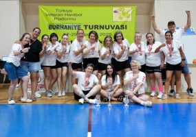 Burhaniye Turnuvası’nı namağlup kazandılar