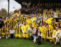 Gözünü zirveye dikti