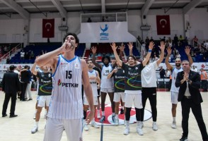 Petkimspor moral kazandı