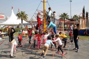 KARŞIYAKALI ÇOCUKLARIN 'TAYPARK' SEVİNCİ