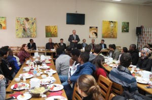 REKTÖR AKHAN, ULUSLARARASI ELÇİLERLE BULUŞTU