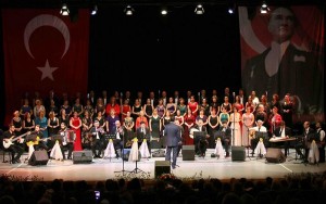 BAYRAKLI'DA SEVGİLİLER GÜNÜ’NE ÖZEL KONSER