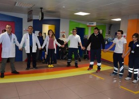 ACİL SERVİSTE MÜZİK YAYINI