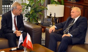 BAŞKONSOLOS'DAN ANLAMLI MESAJ...