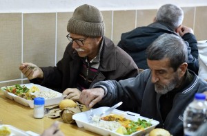 SOĞUK HAVADA SICAK BİR DOST ELİ