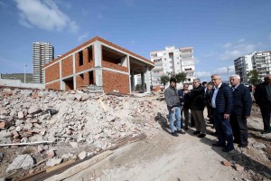 KARŞIYAKA’DA ENGELLER KALKACAK