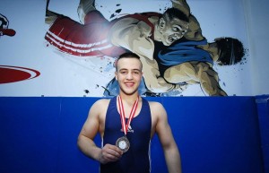 2 yıl önce güreşe başladı Türkiye üçüncüsü oldu!