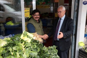 MAHALLE MAHALLE DOLAŞIP REFERANDUMU ANLATIYOR