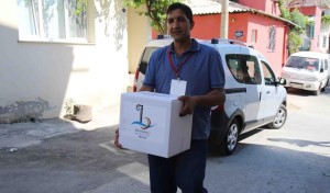 BAYRAKLI YARDIMLARI SÜRDÜRÜYOR