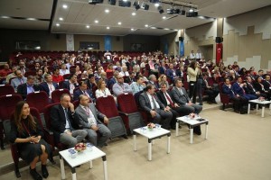 SAĞLIK VE MEDYA İLETİŞİMİ SEMPOZYUMU BAŞLADI