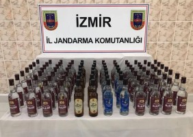 DİKİLİ'DE KAÇAK İÇKİ OPERASYONU
