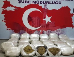 MENEMEN'DE UYUŞTURUCU OPERASYONU