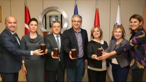 KARŞIYAKA'DA 'BAL KÖY' KURULUYOR