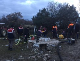 ÜVEY OĞLUNU ÖLDÜRÜP SU KUYUSUNA ATMIŞ!