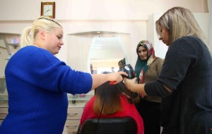 KUAFÖRLÜĞÜN USTALARI BAYRAKLI’DA YETIŞIYOR