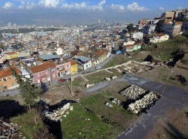 BU TOPRAĞIN ALTINDA...