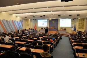 İZMİR TURİZMİNİN SORUNLARI TARTIŞILDI