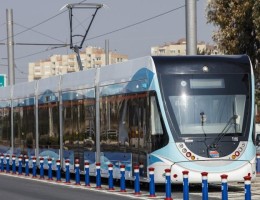 KONAK TRAMVAY HATTINA ELEKTRİK VERİLİYOR