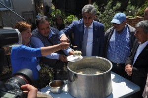 İZMİR YÖRESEL PAZARINA KAVUŞUYOR