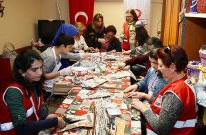 TÜRK KIZILAYINDAN ENGELLİLERE "ALTIN BİLEZİK"