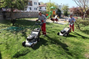 BAYRAKLI’DA PARKLAR PIRIL PIRIL