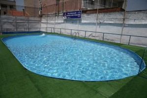 HAVUZ KEYFİ AYAKLARINA GELDİ