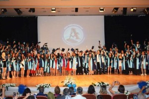 Aliağa Meslek Yüksekokulu’nda mezuniyet coşkusu