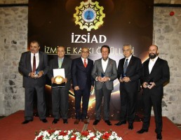 İZSİAD'IN ÖDÜLLERİ SAHİPLERİNİ BULDU
