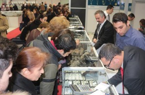 DÖVİZİNİ BOZDURANA BÜYÜK İNDİRİM