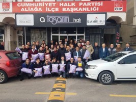 CHP’DEN İHTİYAÇ SAHİBİ ÇOCUKLARA YILBAŞI HEDİYESİ